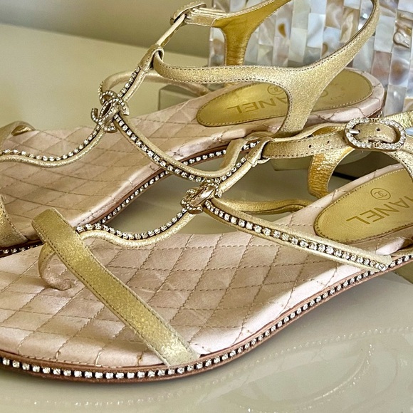 Authentic CHANEL  Low Heel Leather  Sandals, Gold  size 40.5 Rhinestones - Picture 11 of 14